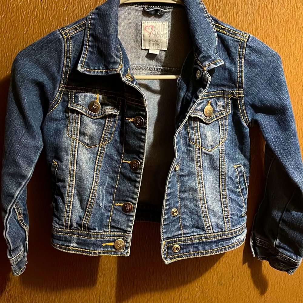 Little girls blue jean smells good jacket size small five- six - Picture 1 of 4